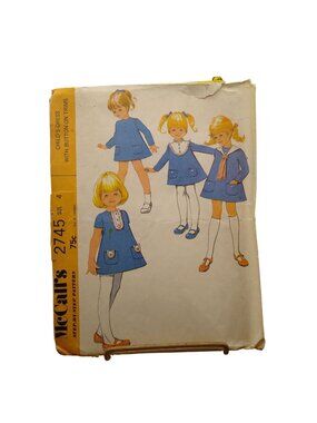 Vintage Sewing PATTERN McCalls 2745, Child Girl Dress with Button-On Trims 1971